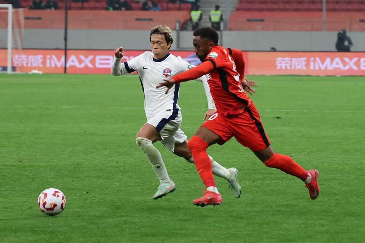 关于上港战胜对手，领跑积分榜排名依旧的信息