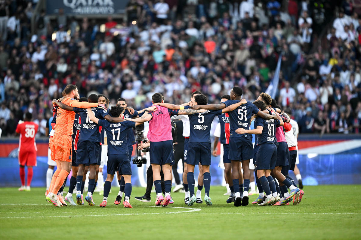 包含南特在主场击败了昂热，实现了一场重要胜利的词条