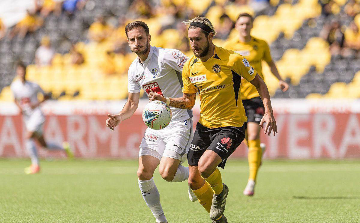 包含马德里竞技主场全取三分升至积分榜第二的词条