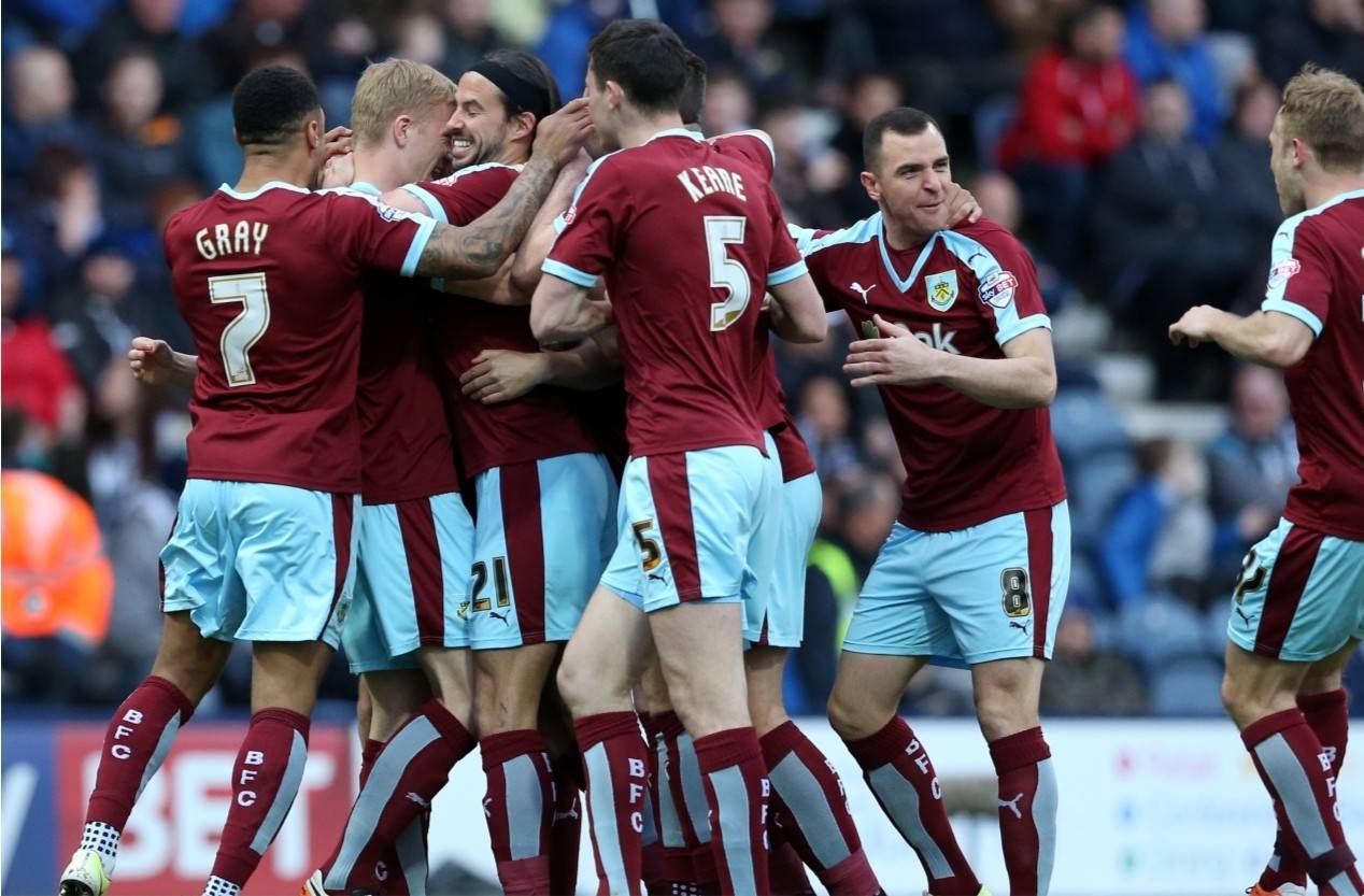 伯恩利主场逼平狼队,保持不败战绩 伯恩利主场逼平狼队,保持不败战绩