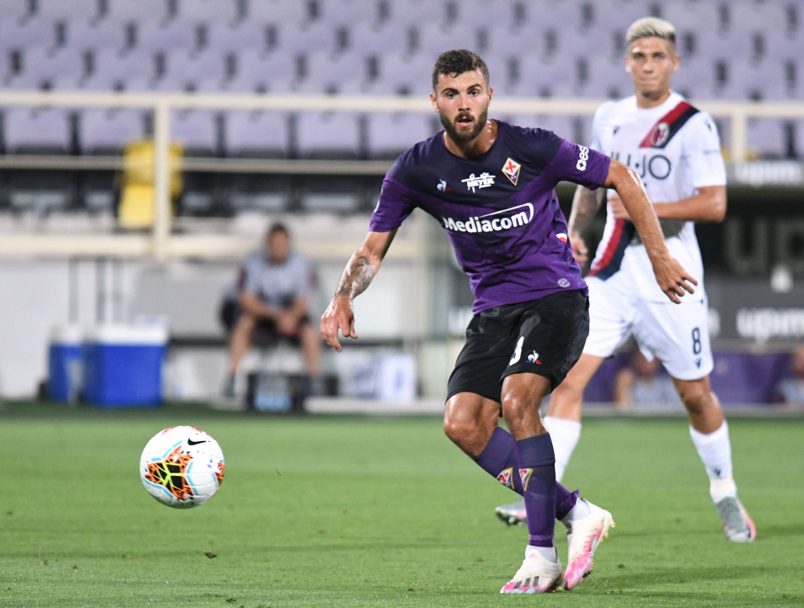 佛罗伦萨客场不敌对手，保持中游位置