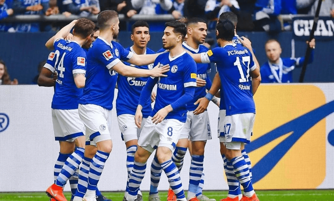 柏林赫塔对阵斯图加特，拼尽全力争取胜利