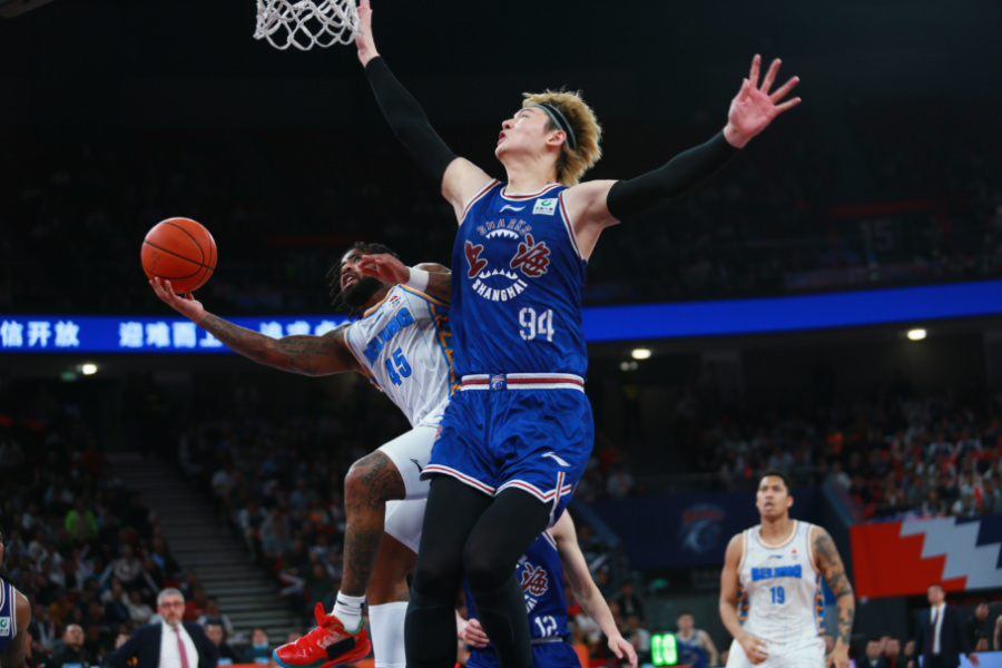 鄂州男篮紧咬比分,战胜劲敌 鄂州男篮紧咬比分,战胜劲敌