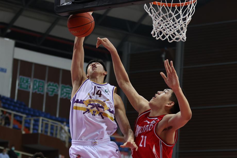 青岛队意外取胜,豪取常规赛第一胜 青岛队意外取胜,豪取常规赛第一胜