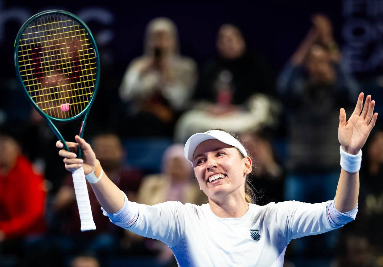 美国运动员惊艳表现,逆袭夺得冠军称号 美国运动员惊艳表现,逆袭夺得冠军称号