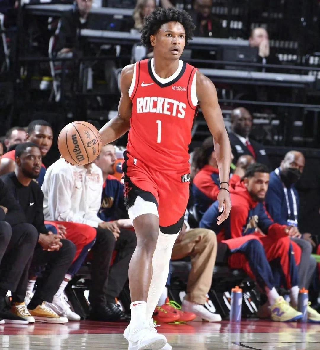 火箭主场击败热火，结束四连败