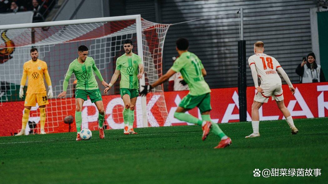 奥格斯堡客场不敌沃尔夫斯堡，积分榜下滑