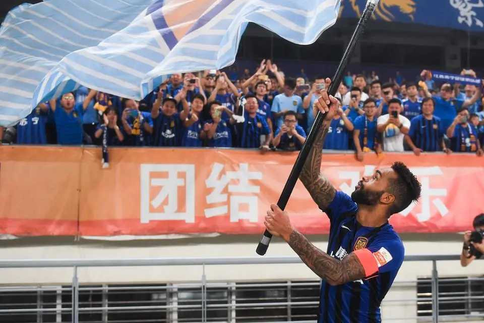 苏宁主场豪取连胜，赢得球迷支持