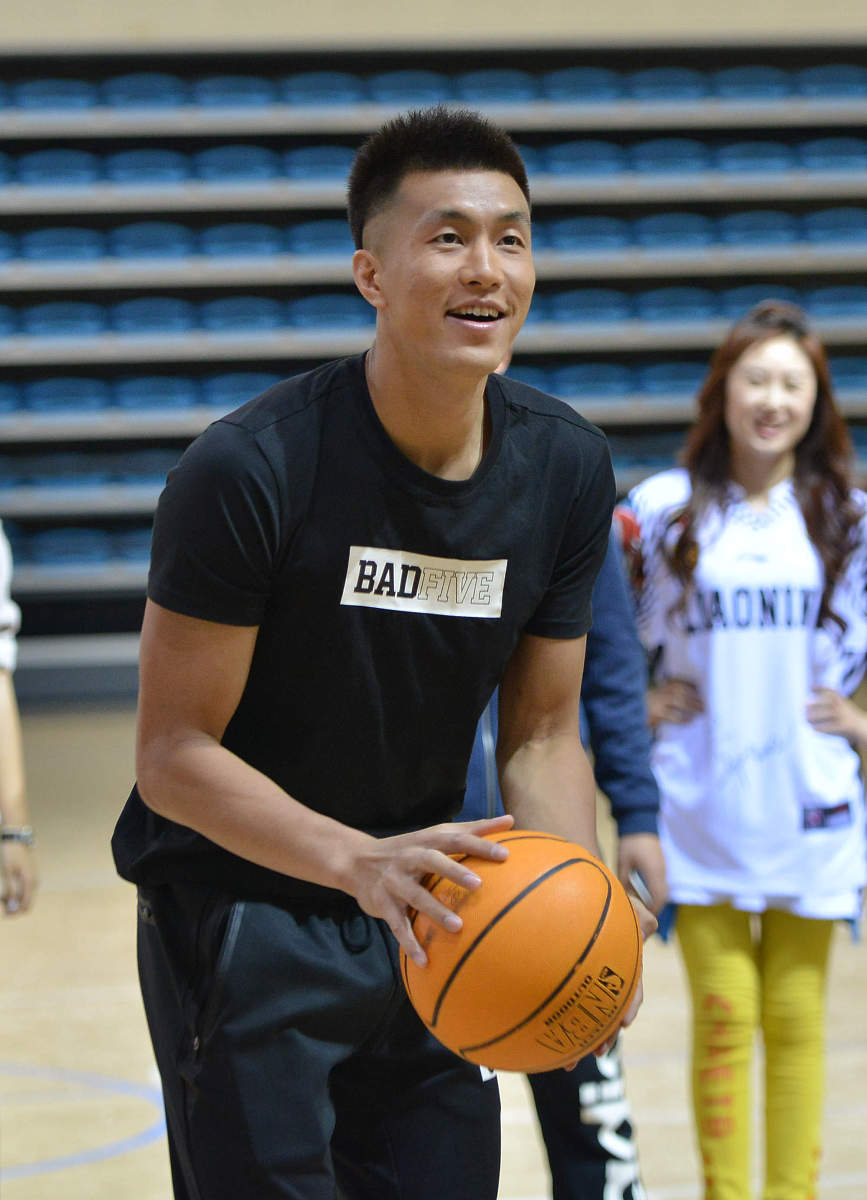 山东队鏖战独行侠，郭艾伦点燃赛场