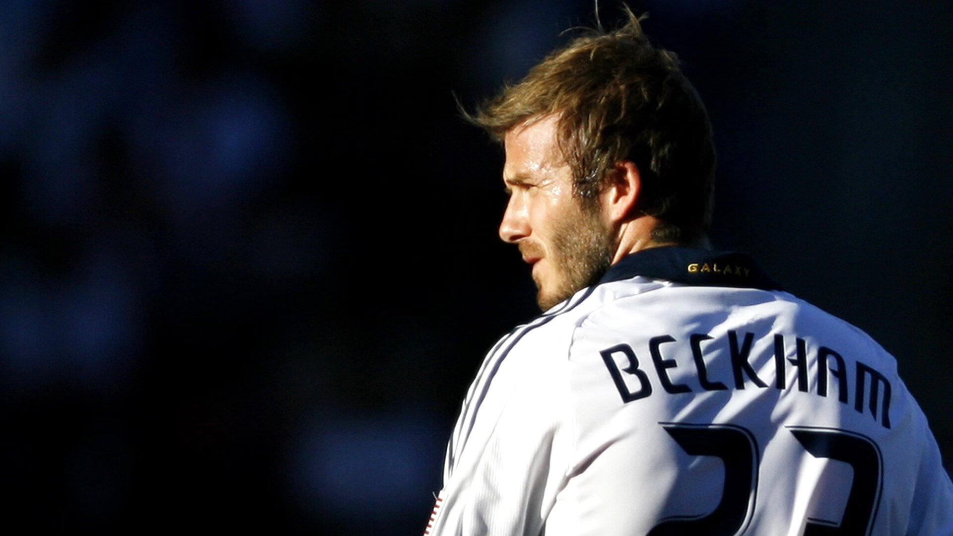 夜巴黎中的马德里斗牛士，苏亚雷斯用绝美艺术刺穿钢铁丛林