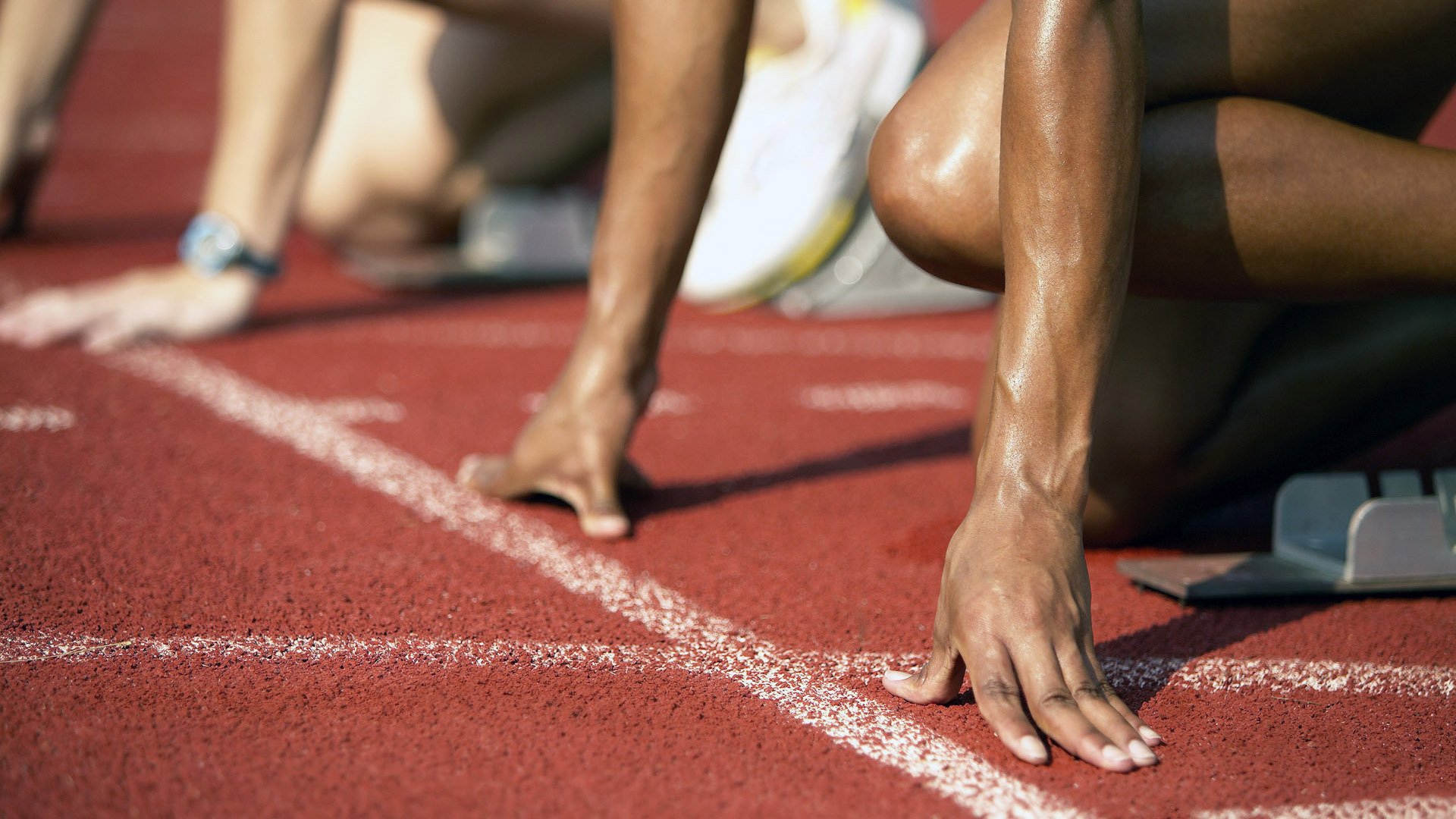 本泽马戴帽演绎老兵传奇,南美铁骑巴拉圭稳稳拆解英超冠军曼城