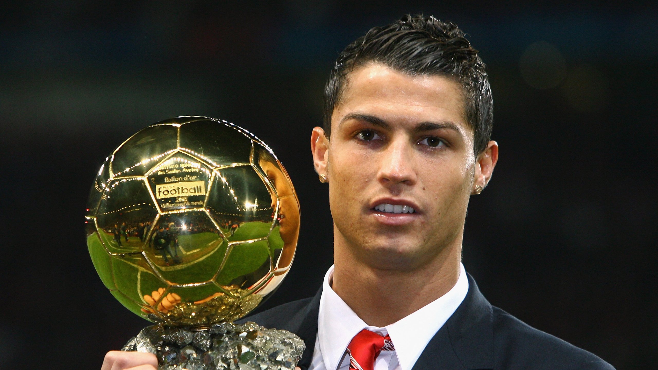 传奇邀请赛爆冷！马赛元老队轻取国际米兰，莫德里奇客串对手核心闪耀全场