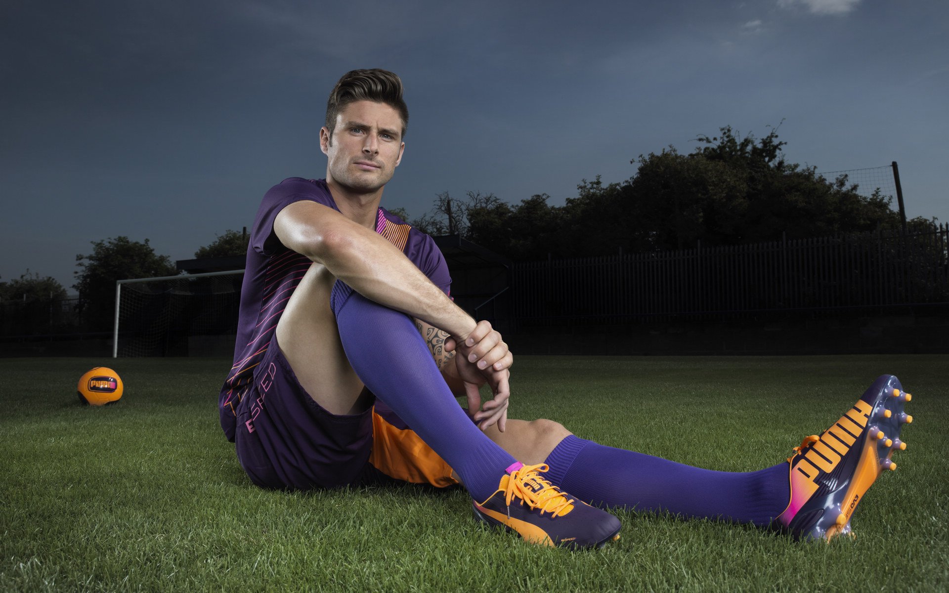 东方火光与铁网意志,孙铭徽用烈焰改写丝绸与钢铁的对话