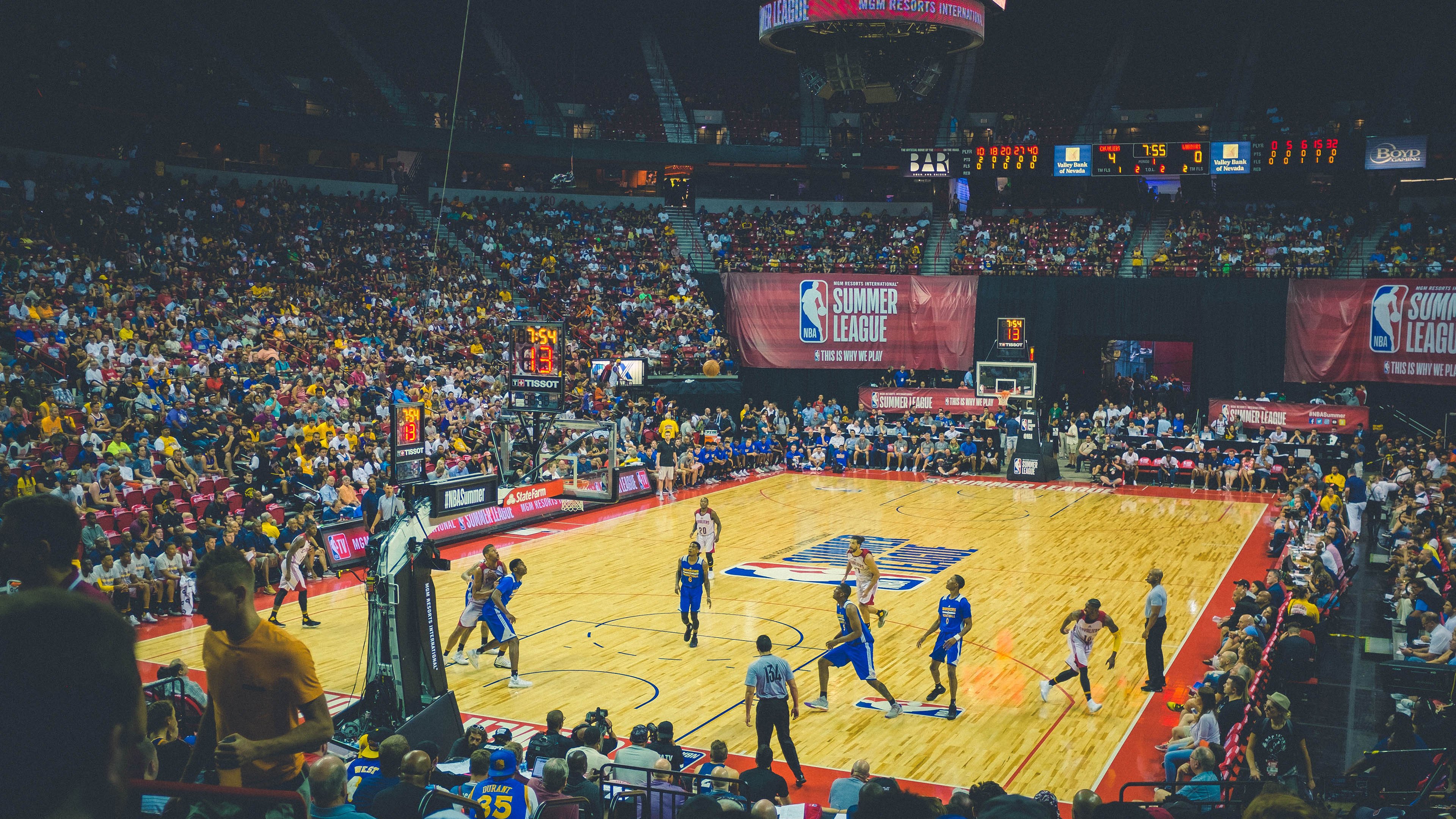 美网未来感碾压澳网博物馆，阿尔卡拉斯以颠覆性暴力美学重塑网球想象